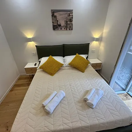 Apartment Homesix *